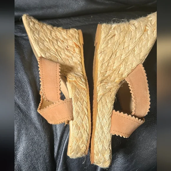 Michael Kors KORS Tan Wedge Women's Leather Sandals Sz7 - Picture 3 of 6